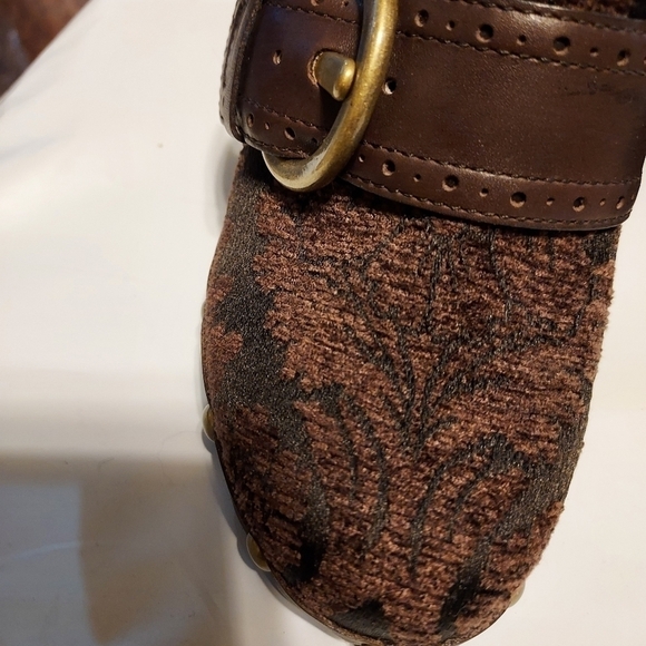 Liz Claiborne new york size 6 slide on, nwot , wooded heel studded - Picture 2 of 11